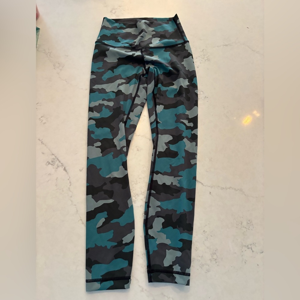Women’s Lululemon Camouflage Leggings